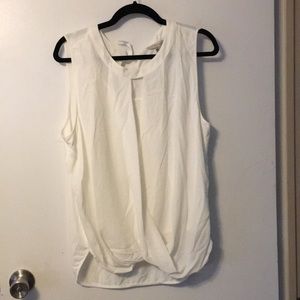 Sleeveless shirt